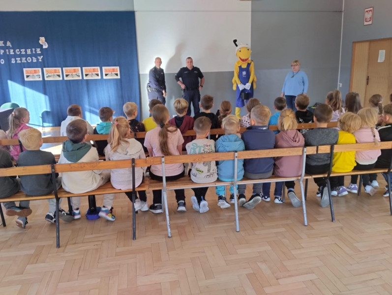 bezpieczna-droga-do-szkoly-z-psb-mrowka